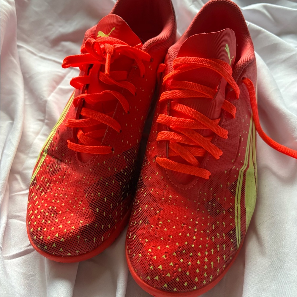 Puma ultra Red Sneakers with Yellow Highlights